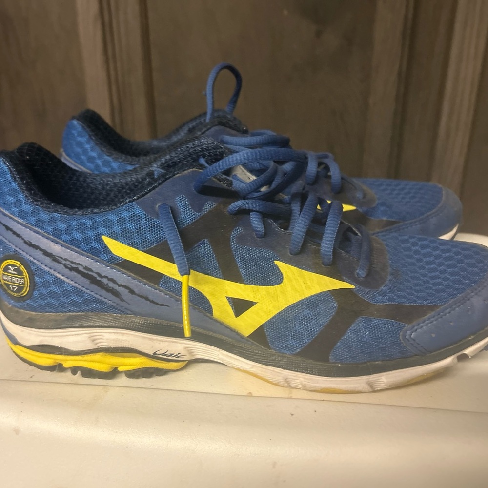 Mizuno Blue with Yellow Accents Athletic Shoes